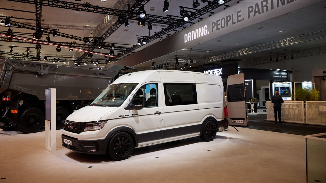 16_9 - 2400 x 1350 px-MAN-IAA-4.jpg